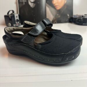 Wolky Black Mary Jane Comfort Clogs Women’s 6.5–7 (EU 37)